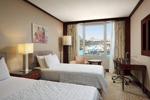 1 camera, materassi a doppio strato, cassaforte in camera, una scrivania