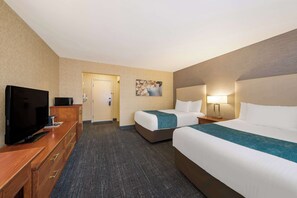 Premium bedding, blackout drapes, iron/ironing board, Internet - Best Western Voyageur Place Hotel (Newmarket)