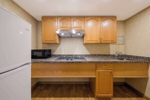 Ropa de cama de alta calidad y cortinas opacas