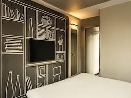 Coffres-forts dans les chambres, bureau, rideaux occultants