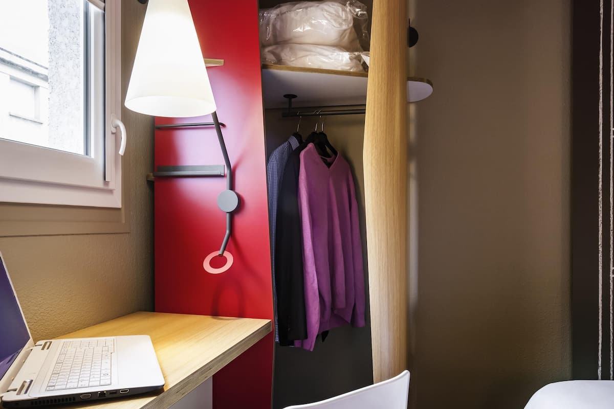 Standard-Doppelzimmer, 1 Doppelbett | Zimmersafe, Schreibtisch, Verdunkelungsvorhänge, schallisolierte Zimmer