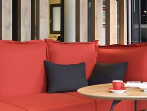 Bar (on property) - ibis Bordeaux Centre Gare Saint Jean (Bordeaux)