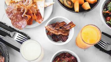 Frukostbuffé varje dag mot avgift