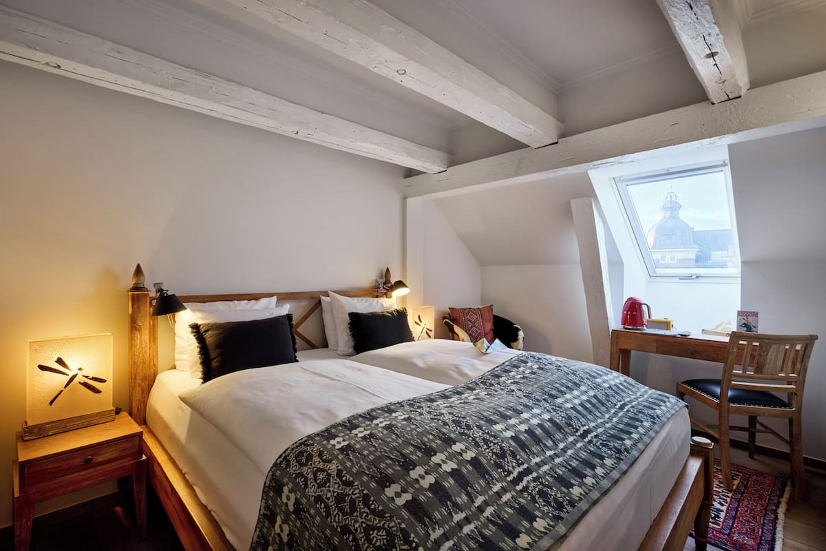 Basic Double Room | Laptop workspace, free WiFi, bed sheets