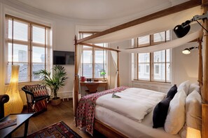 Chambre Double Supérieure | Espace de travail pour ordinateur portable, Wi-Fi gratuit, draps fournis