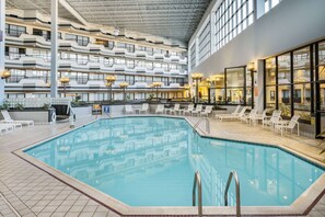 Indoor pool, sun loungers