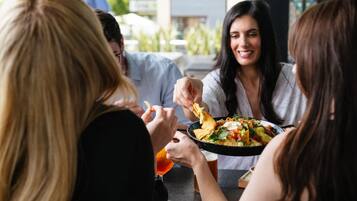 2 ristoranti, aperti a colazione