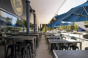 Bar (on property) - Four Points by Sheraton Perth (Perth)