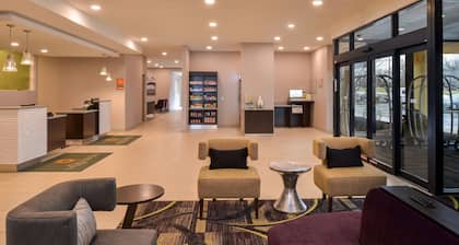 La Quinta Inn & Suites by Wyndham Indianapolis South