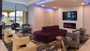 Lobby-lounge