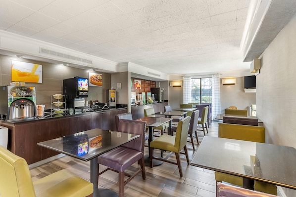 Free continental breakfast - Quality Inn & Suites North Charleston - Ashley Phosphate (North Charleston)