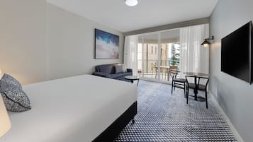 Deluxe Studio | 1 bedroom, premium bedding, down comforters, pillowtop beds