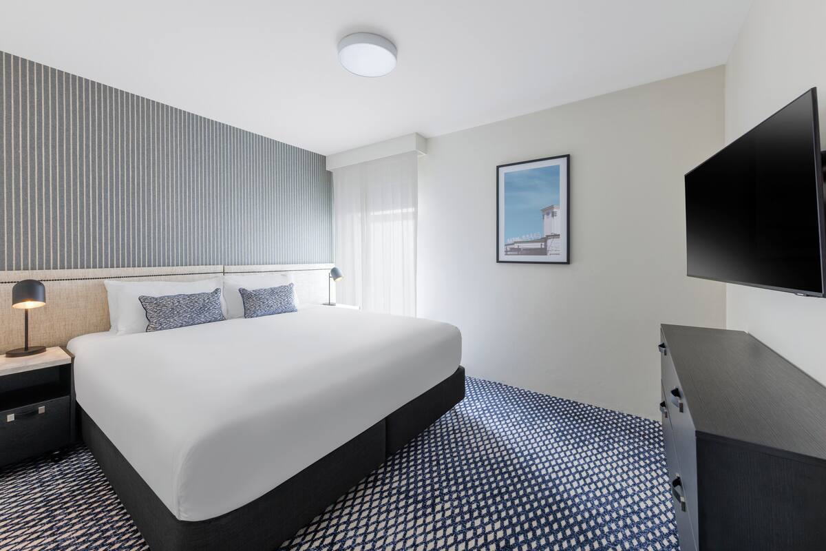 Apartment, 1 Bedroom | In-room safe, blackout drapes, iron/ironing board, WiFi (free)
