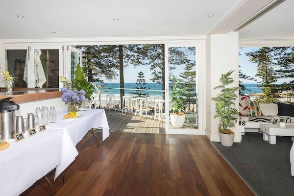 Frühstück, Mittagessen, asiatische Küche, Blick auf den Strand