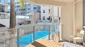 2 outdoor pools, pool umbrellas, sun loungers