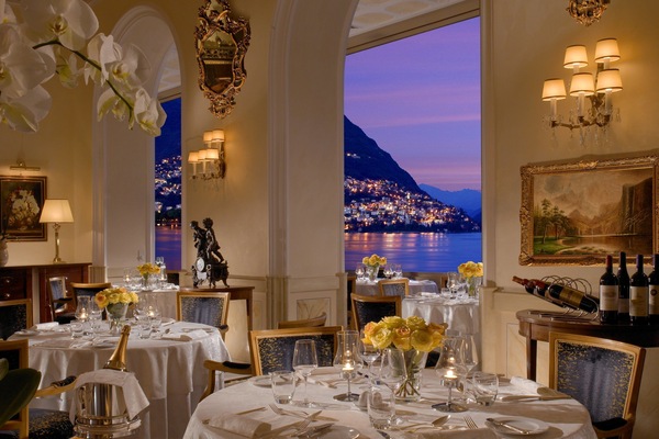 2 Restaurants; Mittagessen und Abendessen werden serviert