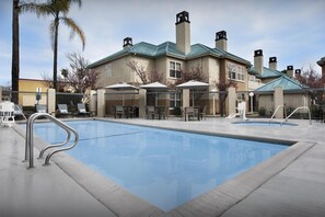 Outdoor pool - Homewood Suites by Hilton San Jose Airport-Silicon Valley (San Jose)
