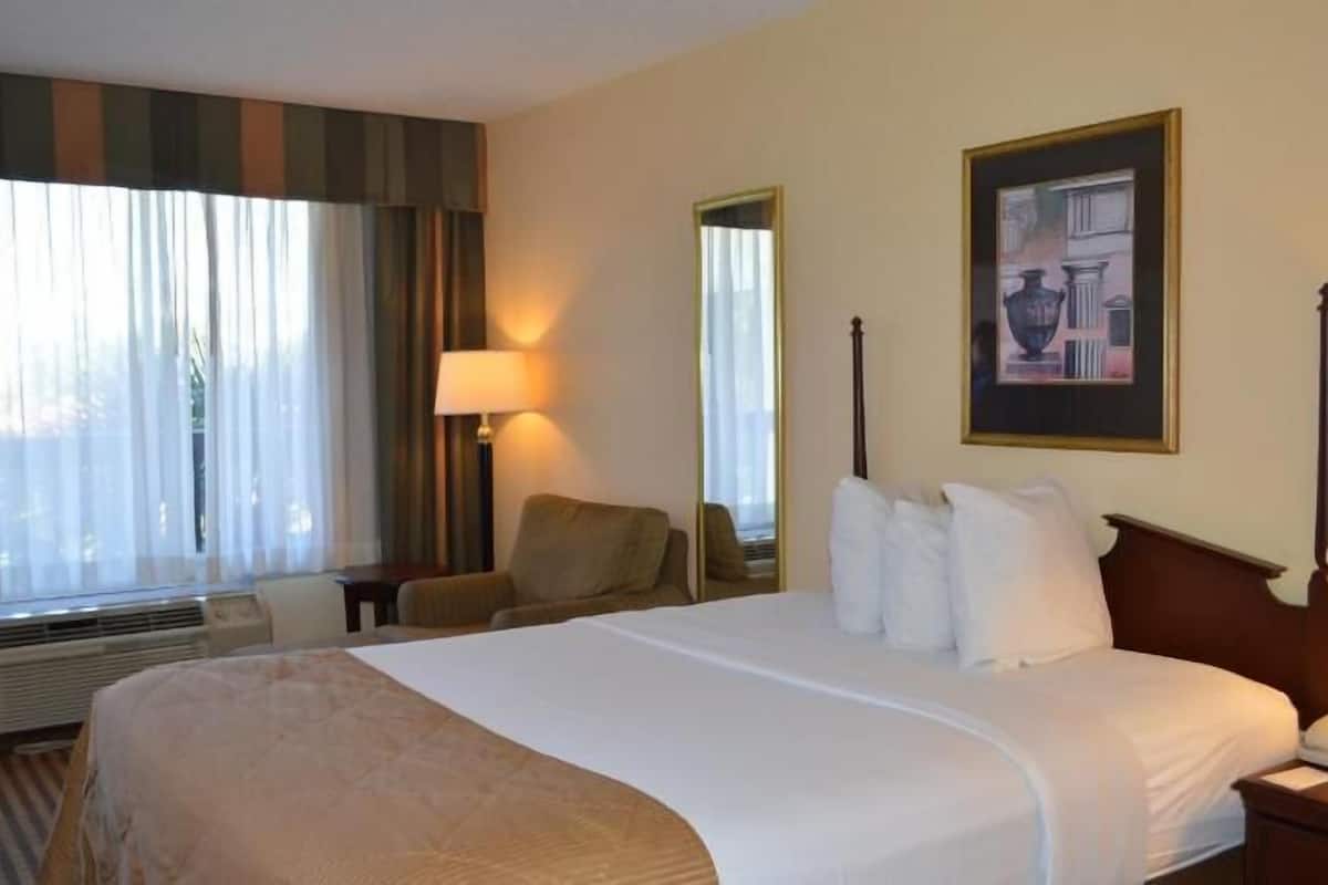 Pillowtop beds, in-room safe, individually decorated