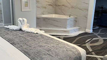 Presidential Room, 1 King Bed, Pool View | Pillowtop beds, in-room safe, individually decorated