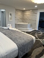 Presidential Room, 1 King Bed, Pool View | Pillowtop beds, in-room safe, individually decorated