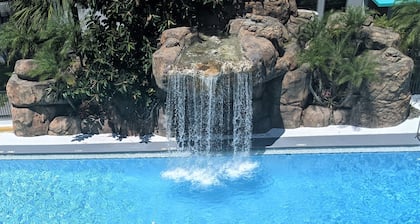 Opal Hotel & Suites