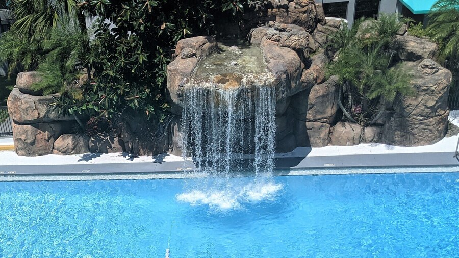 Opal Hotel & Suites