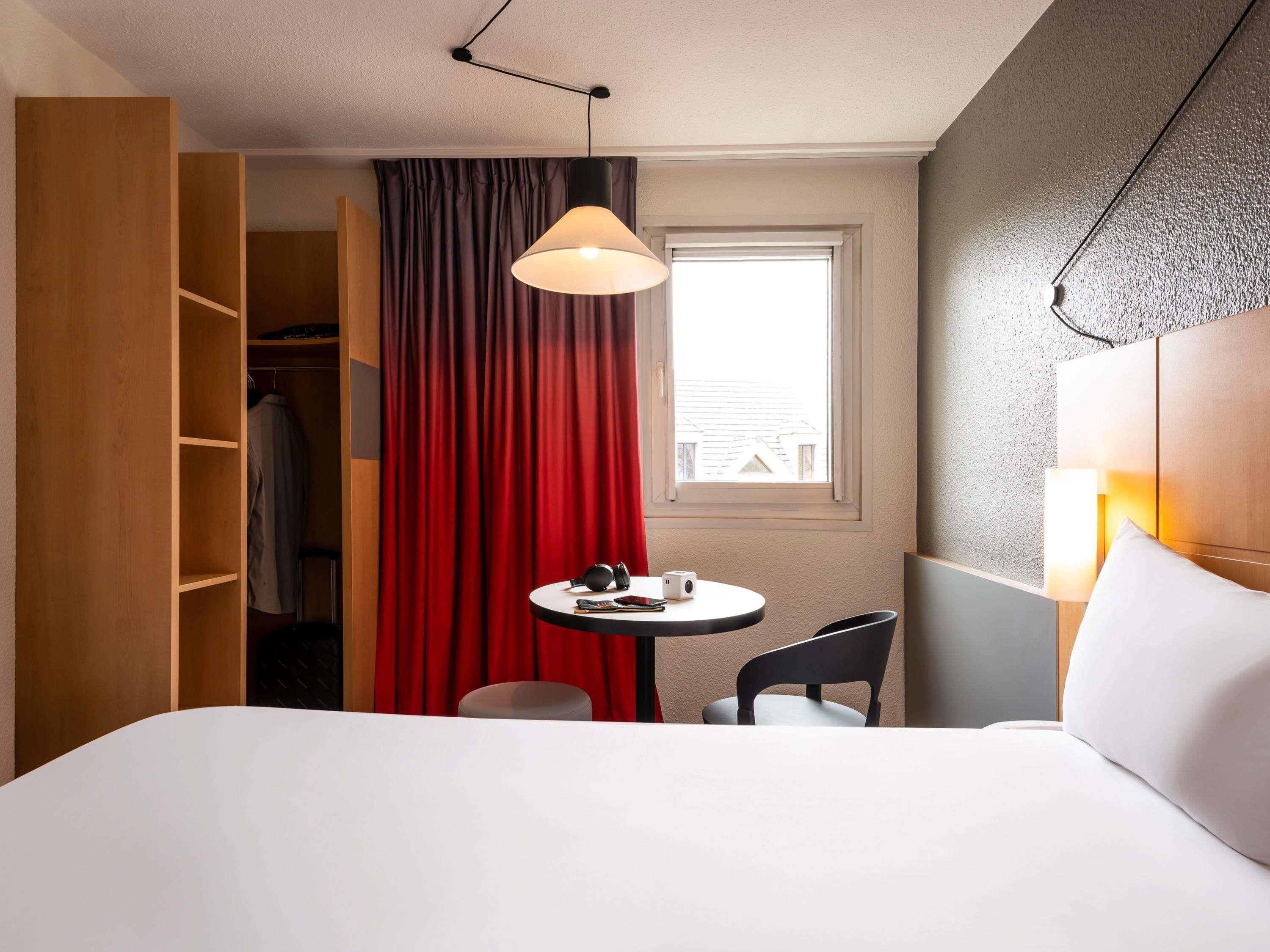 Standardzimmer, 1 Doppelbett | Hochwertige Bettwaren, Schreibtisch, Verdunkelungsvorhänge