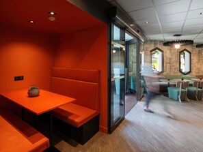 Lounge dans le hall