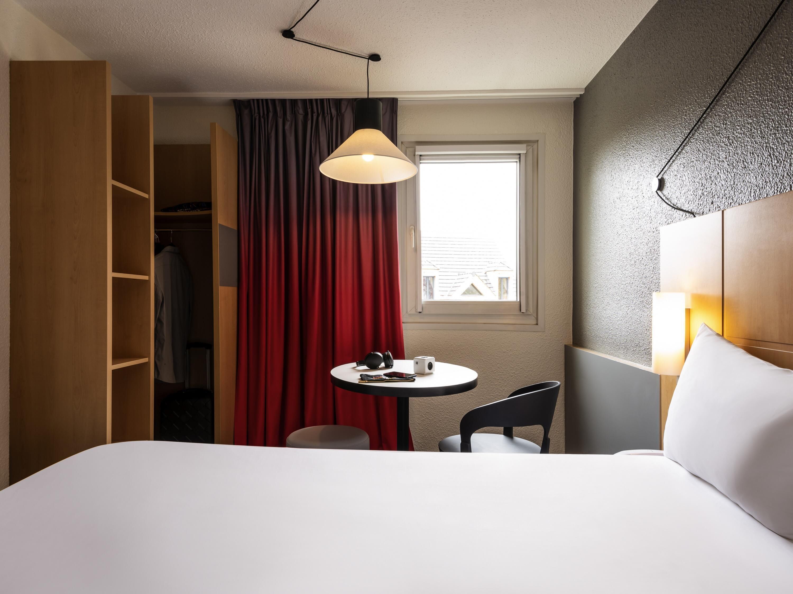 Standard Room, 1 Double Bed | Premium bedding, desk, blackout drapes, soundproofing