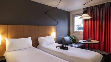 Standard Room, 2 Twin Beds | Premium bedding, desk, blackout drapes, soundproofing