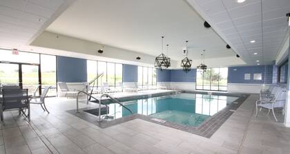 Holiday Inn Express Janesville - I-90 & US Hwy 14 by IHG