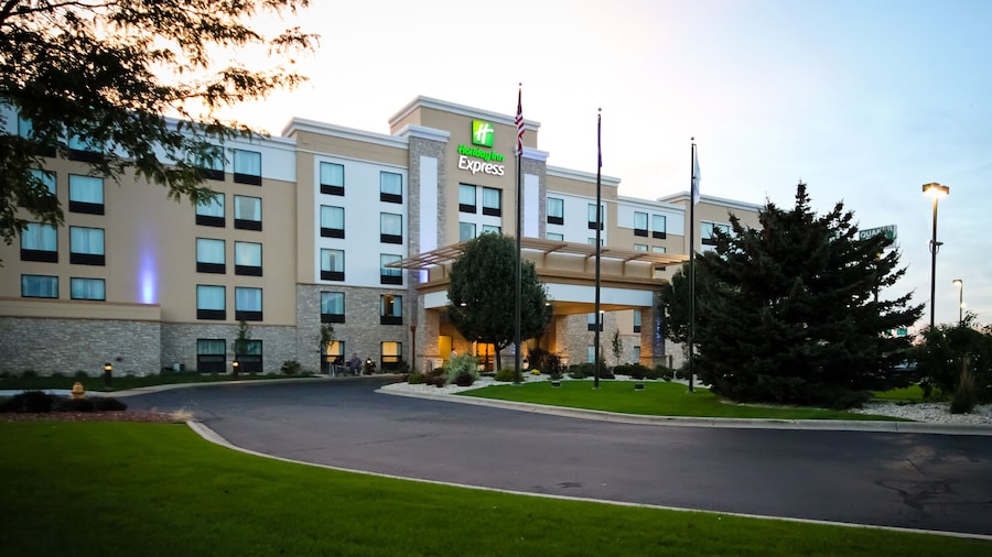 Holiday Inn Express Janesville - I-90 & US Hwy 14 by IHG