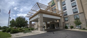 Holiday Inn Express Janesville - I-90 & US Hwy 14 by IHG