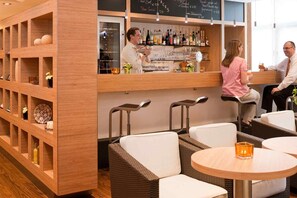 Bar (on property) - ibis Aachen Marschiertor, Aix-la-Chapelle (Aachen)