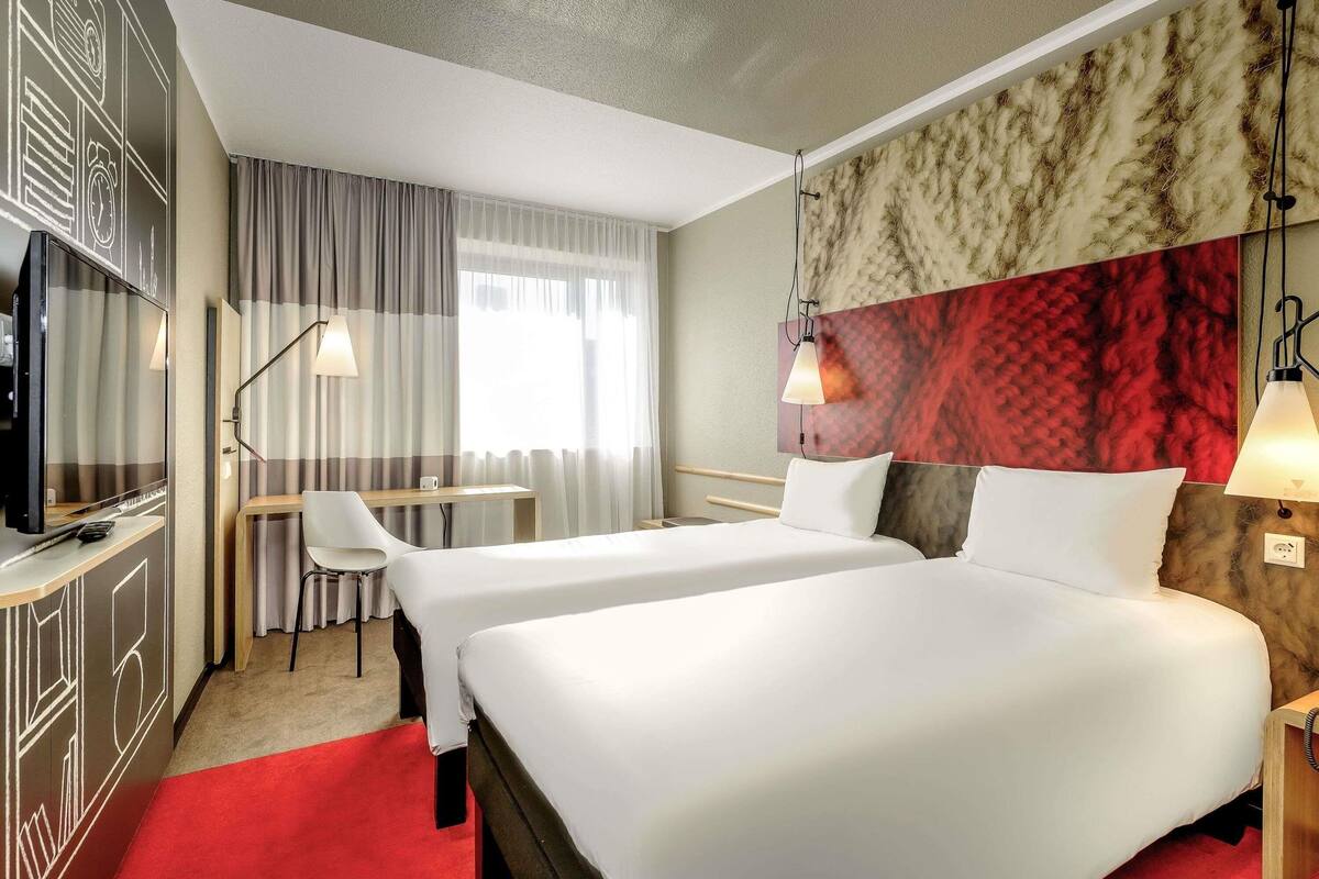 standard twin room, 2 single beds | hypo-allergenic bedding, desk, blackout curtains, soundproofing