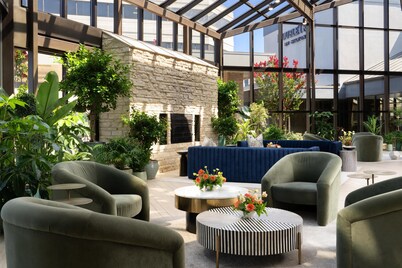 DoubleTree by Hilton Fairfield Hotel & Suites