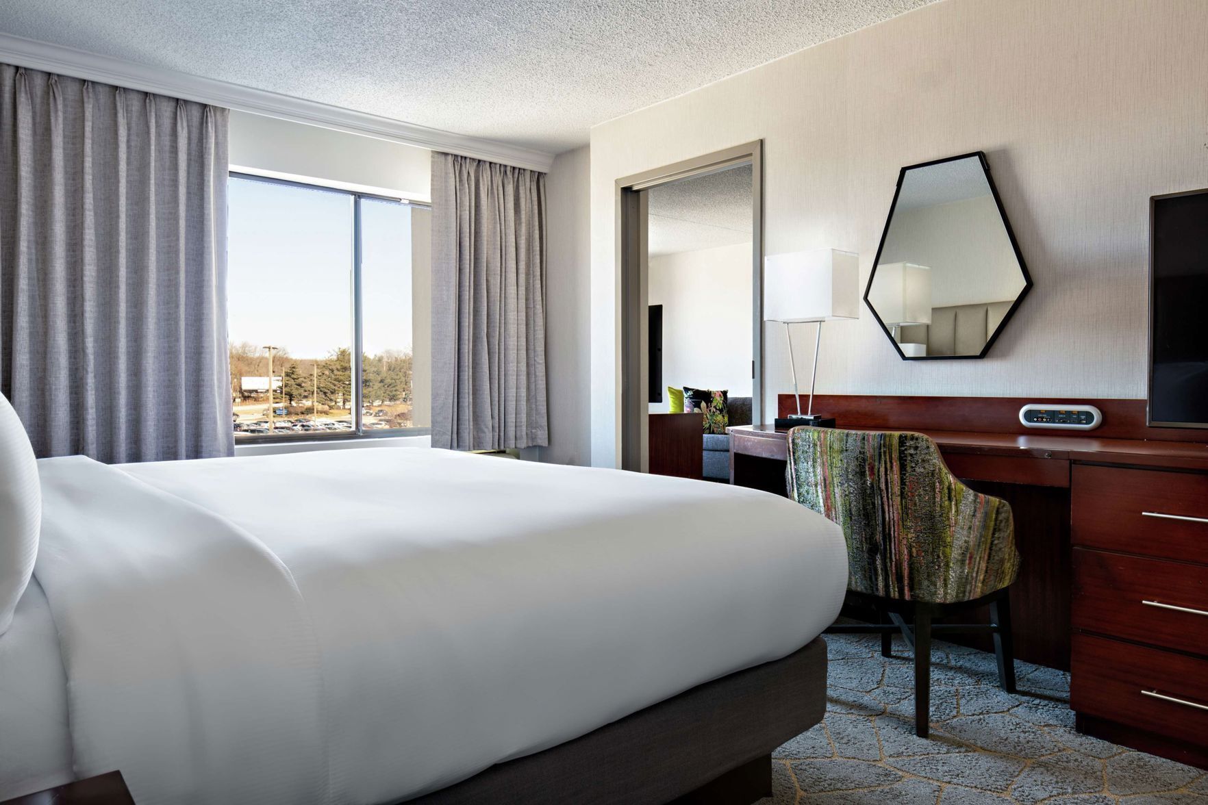 Hypo-allergenic bedding, in-room safe, desk, soundproofing