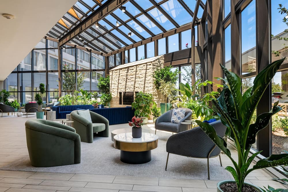 DoubleTree by Hilton Fairfield Hotel & Suites