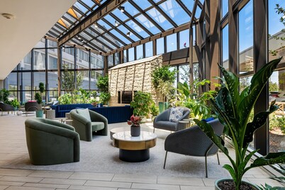 DoubleTree by Hilton Fairfield Hotel & Suites