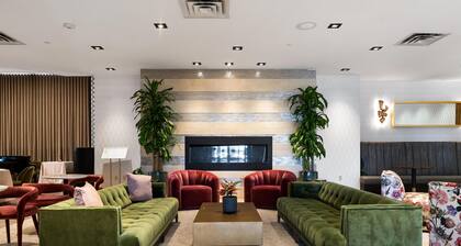 DoubleTree by Hilton Fairfield Hotel & Suites