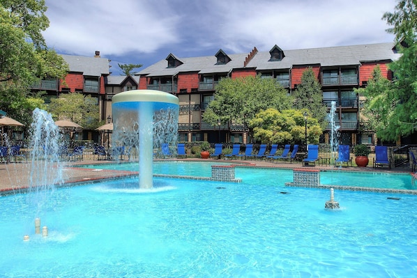 Seasonal outdoor pool, pool umbrellas, sun loungers