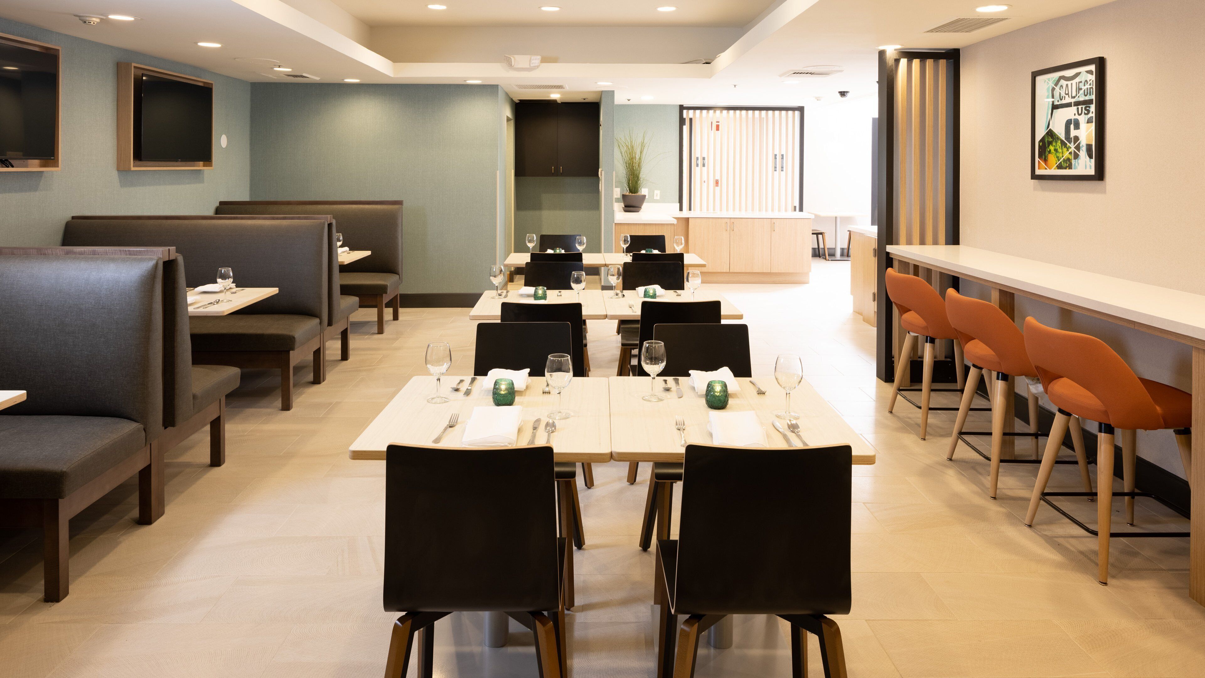 breakfast and dinner served