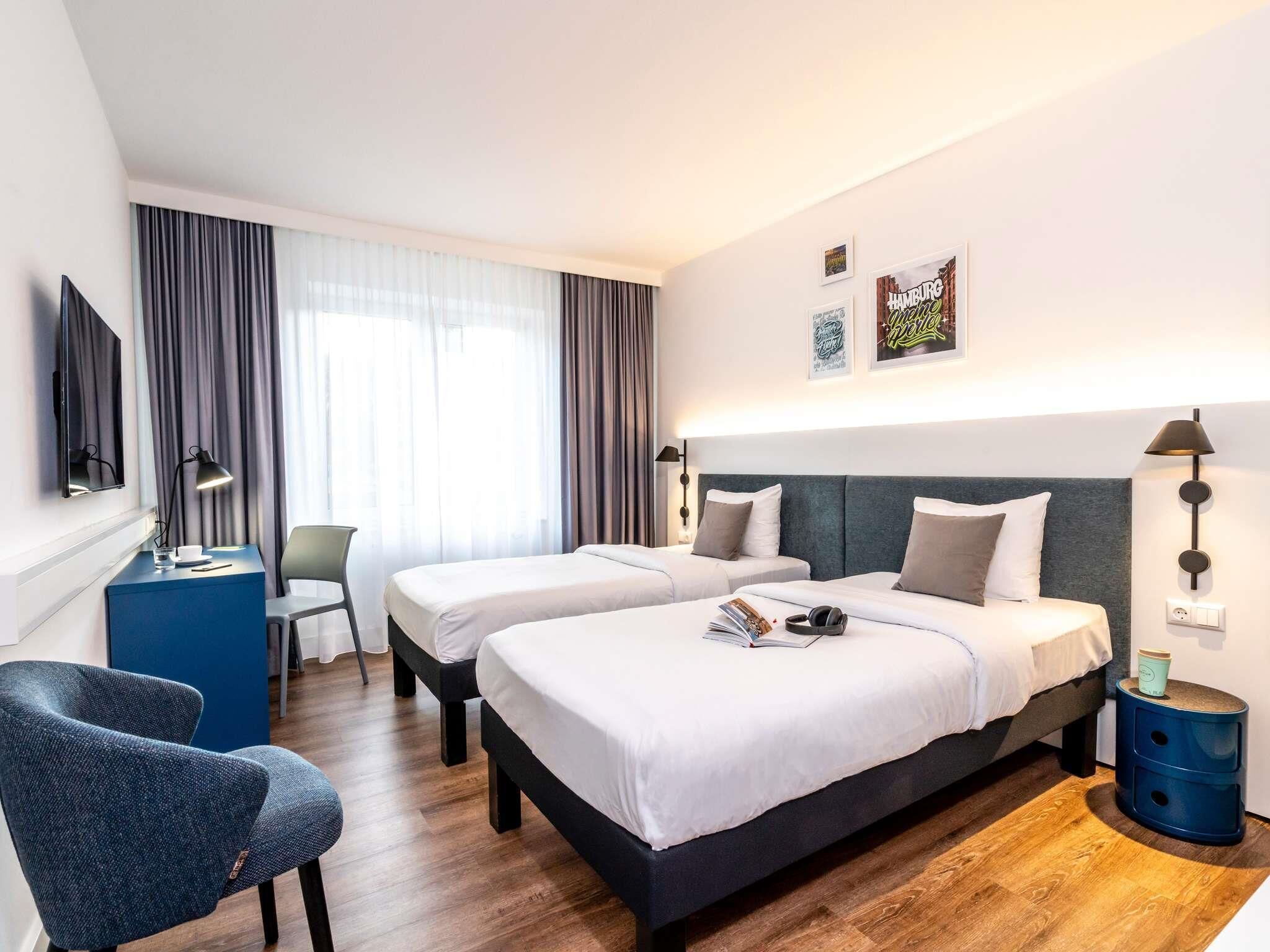 Habitación estándar, 2 camas individuales | Ropa de cama hipoalergénica, caja fuerte, escritorio