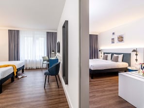 Standard Suite, 2 Double Beds, Connecting Rooms (Family) | Hypo-allergenic bedding, in-room safe, desk, iron/ironing board - ibis Styles Hamburg Alster City (Hamburg)