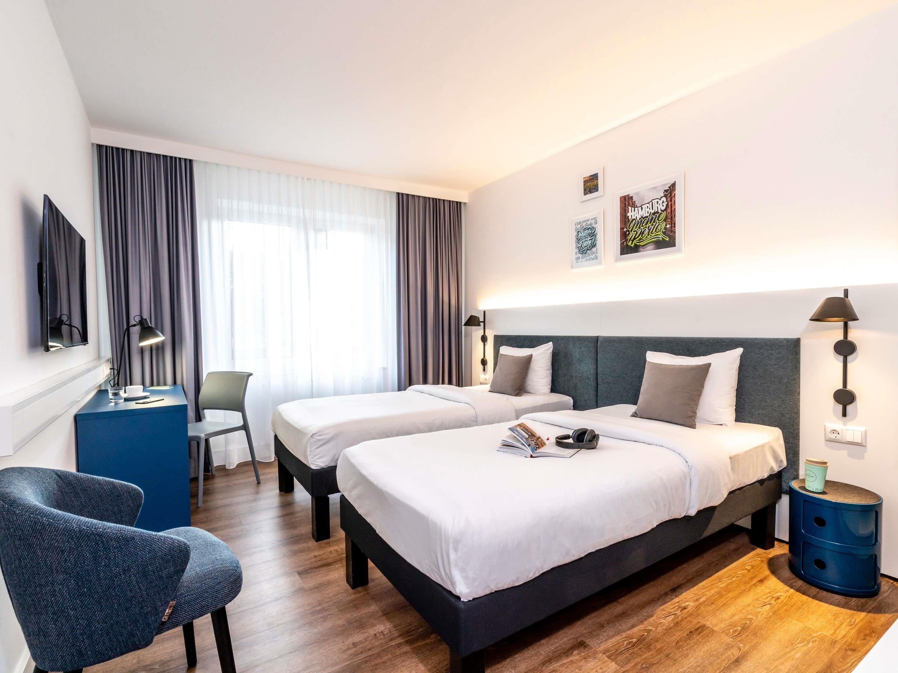 Habitación estándar, 2 camas individuales | Ropa de cama hipoalergénica, caja fuerte, escritorio