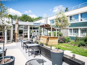 2 restaurants, breakfast, lunch, dinner served; French cuisine - Novotel Evry Courcouronnes (Évry-Courcouronnes)