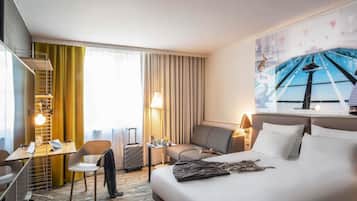 Chambre Exécutive, 1 lit double | Literie de qualité supérieure, bureau, rideaux occultants