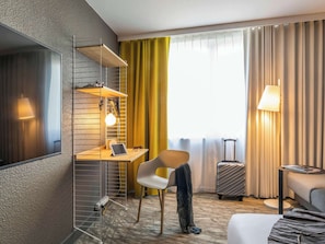 Hochwertige Bettwaren, Minibar, Zimmersafe, Schreibtisch