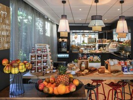 Desayuno buffet todos los días (con cargo)