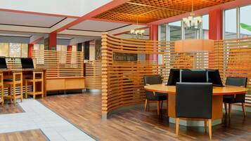 3 restaurantes, café da manhã, culinária americana